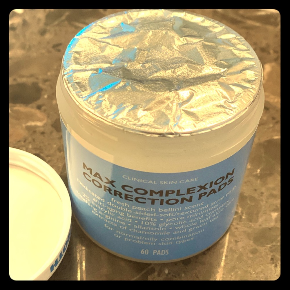 Max complexion correction pads. Peter Thomas Roth.